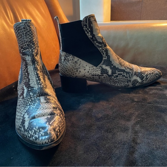Mollini Darius black white python ankle boot bootie western snakeskin Chelsea - Picture 5 of 17